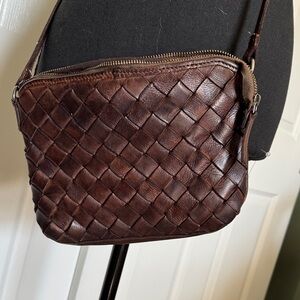 Chic Woven Leather Crossbody Bag in Rich Brown